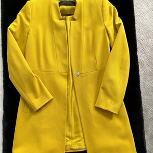 Gorgeous yellow long blazer